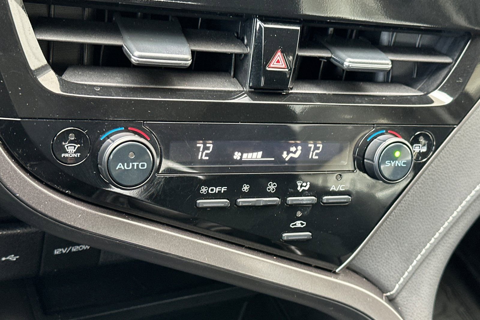 Used 2024 Toyota Camry SE AWD/4WD image 21