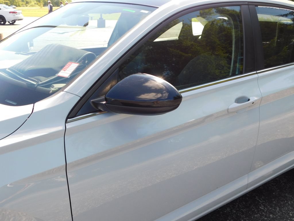Used 2025 Volkswagen Jetta SE FWD image 11