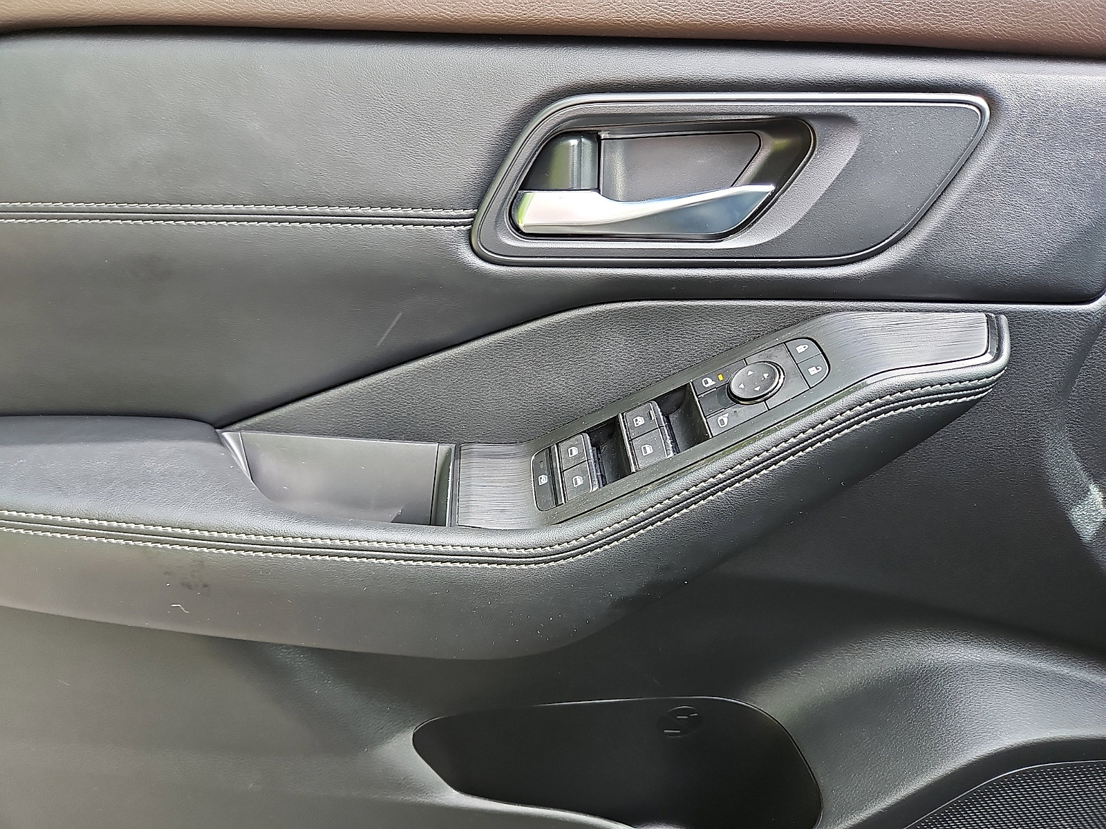 Certified 2023 Nissan Rogue SV w/ SV Premium B Package AWD/4WD image 12