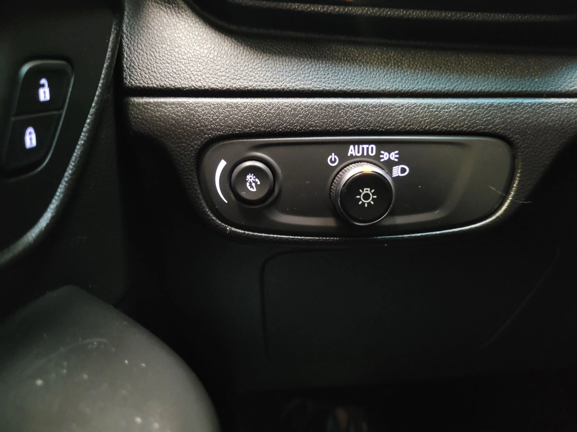 Used 2023 Chevrolet Bolt LT image 22