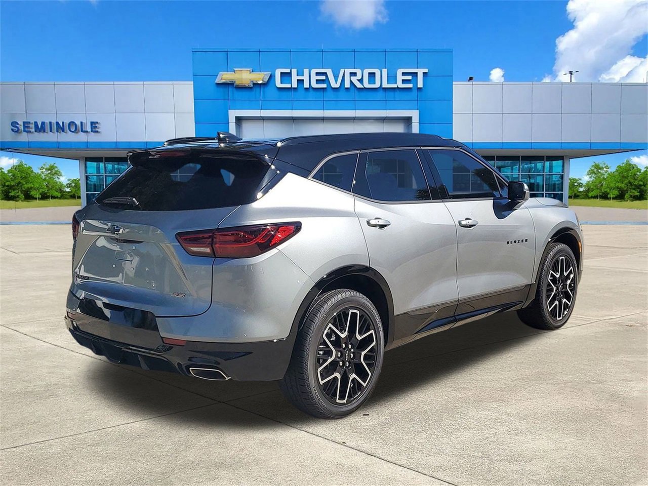 Used 2025 Chevrolet Blazer RS w/ Driver Confidence II Package image 4