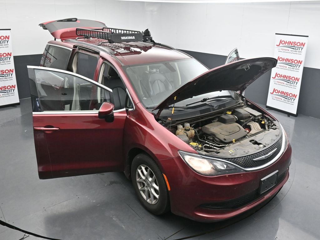 Used 2021 Chrysler Voyager Lxi image 25