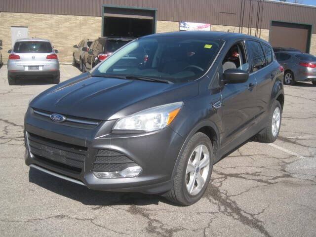 Used 2016 Ford Escape SE w/ SE Cold Weather Package AWD/4WD image 1