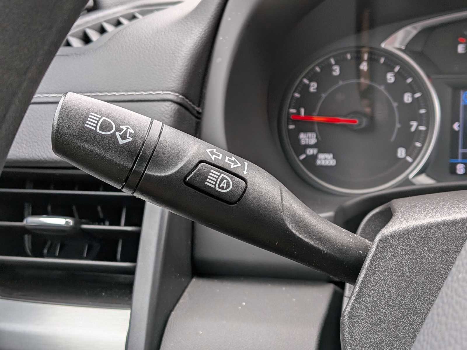 Used 2023 GMC Terrain SLE w/ Driver Convenience Package image 26