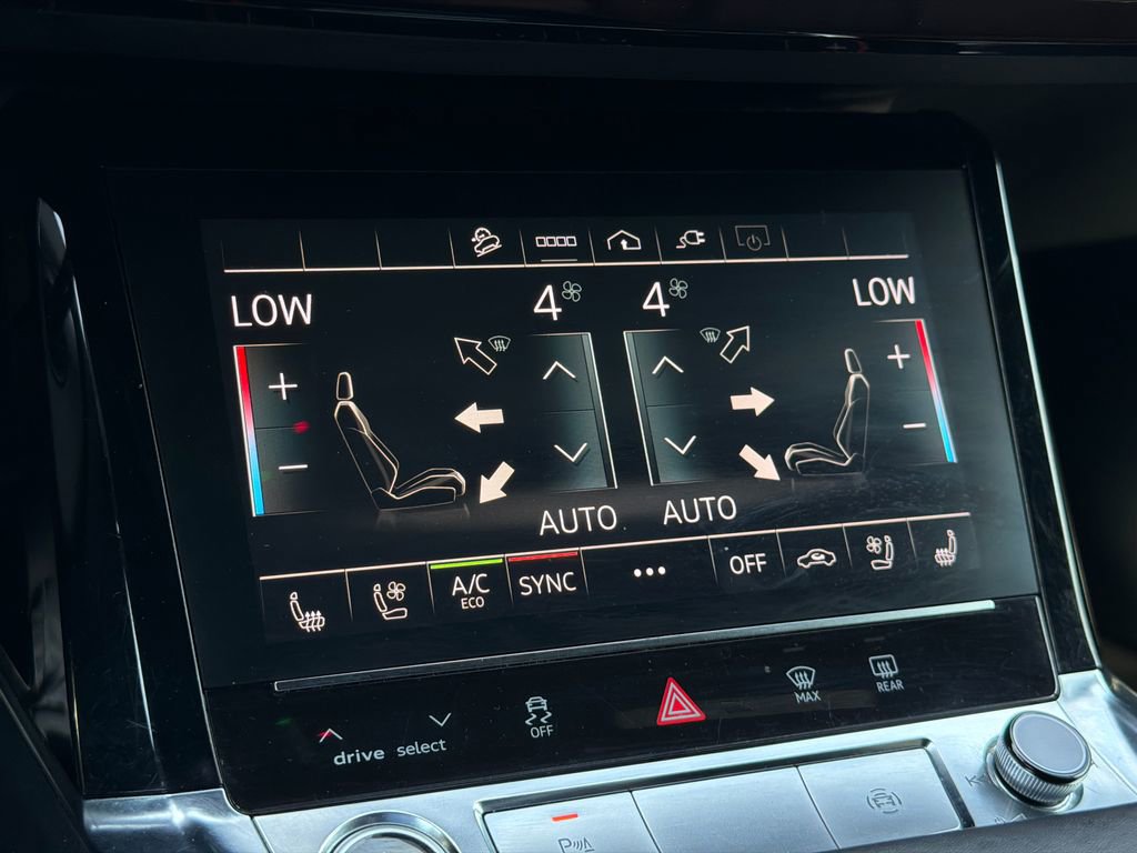 Used 2023 Audi e-tron Premium Plus w/ Premium Plus Package AWD/4WD image 27