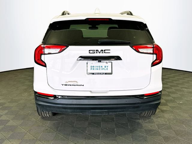 Used 2023 GMC Terrain SLE w/ Driver Convenience Package image 7