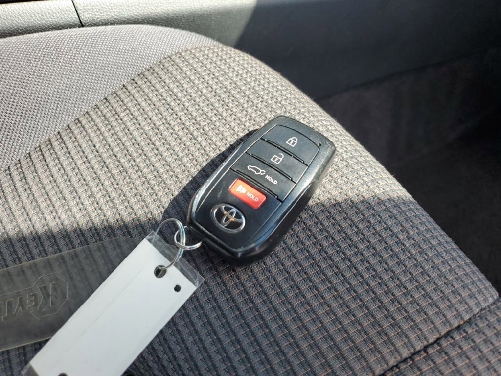 Used 2024 Toyota Highlander LE image 40