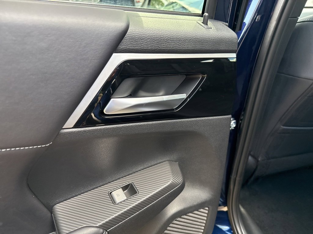 New 2025 Mitsubishi Outlander SE image 20