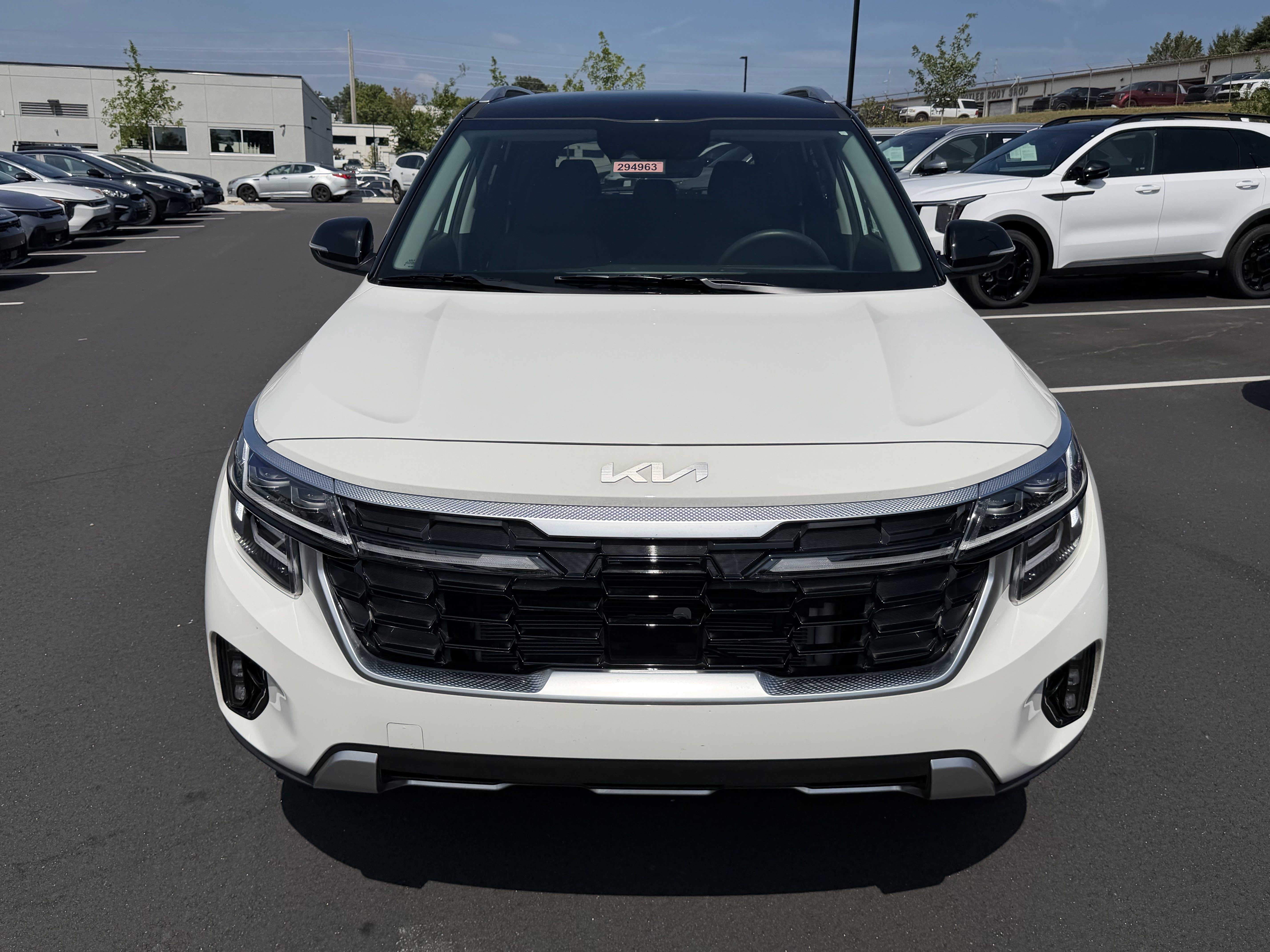 Certified 2026 Kia Seltos SX AWD/4WD image 2