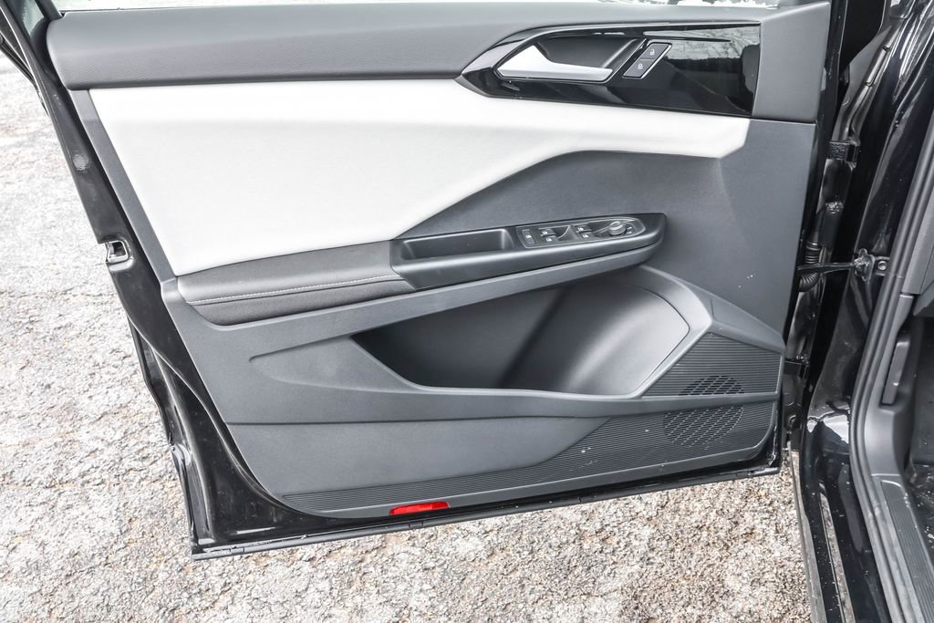 New 2026 Volkswagen Taos S image 31