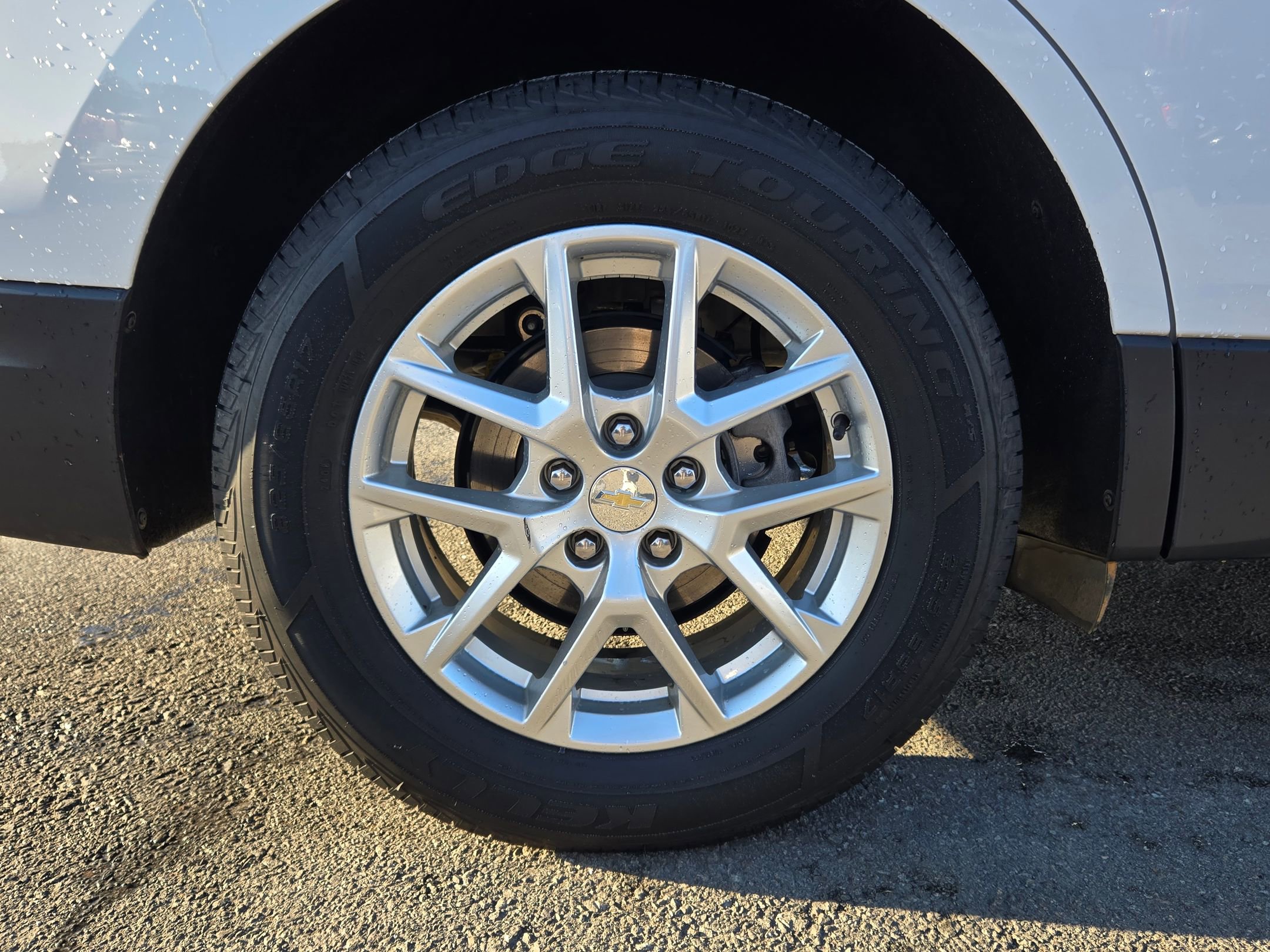 Used 2022 Chevrolet Equinox LT w/ Driver Convenience Package image 17