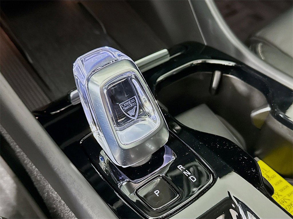 Used 2023 Volvo XC40 B5 Ultimate w/ Protection Package Premier image 18