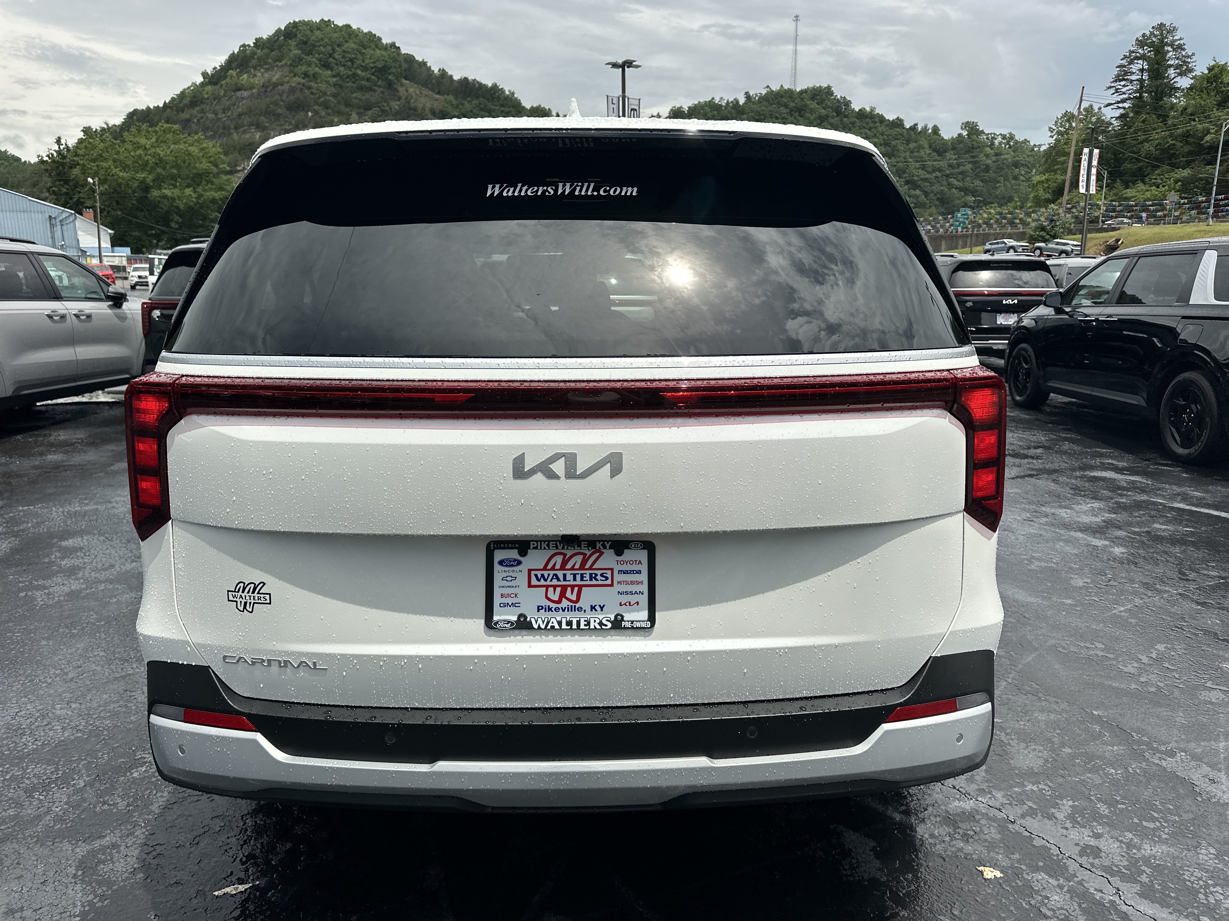 New 2026 Kia Carnival FWD image 5