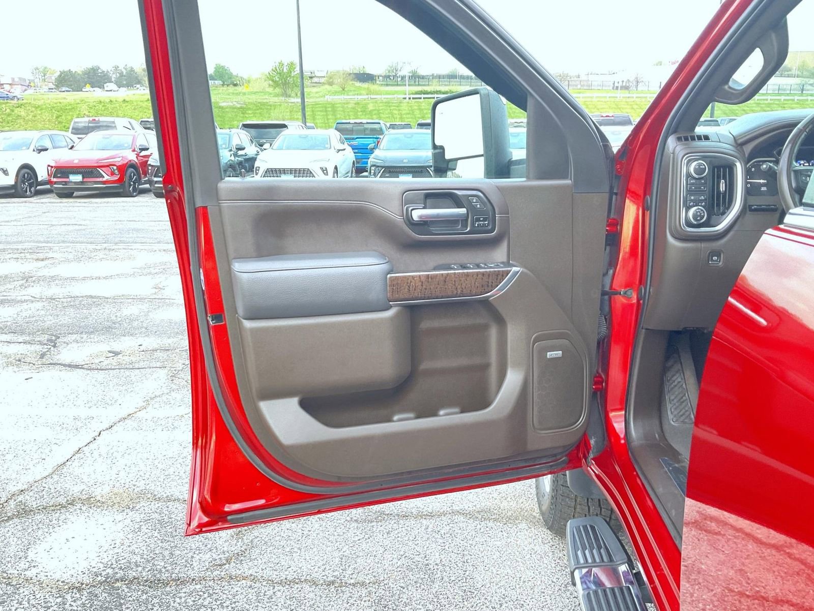 Used 2022 GMC Sierra 2500 Denali w/ Denali Ultimate Package image 9