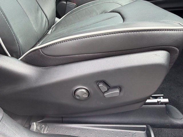 New 2026 Chrysler Pacifica Limited FWD image 31