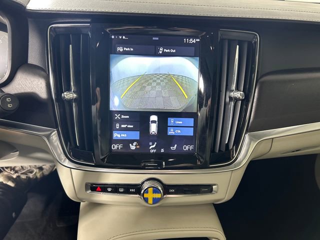 Used 2017 Volvo V90 T6 Cross Country image 23