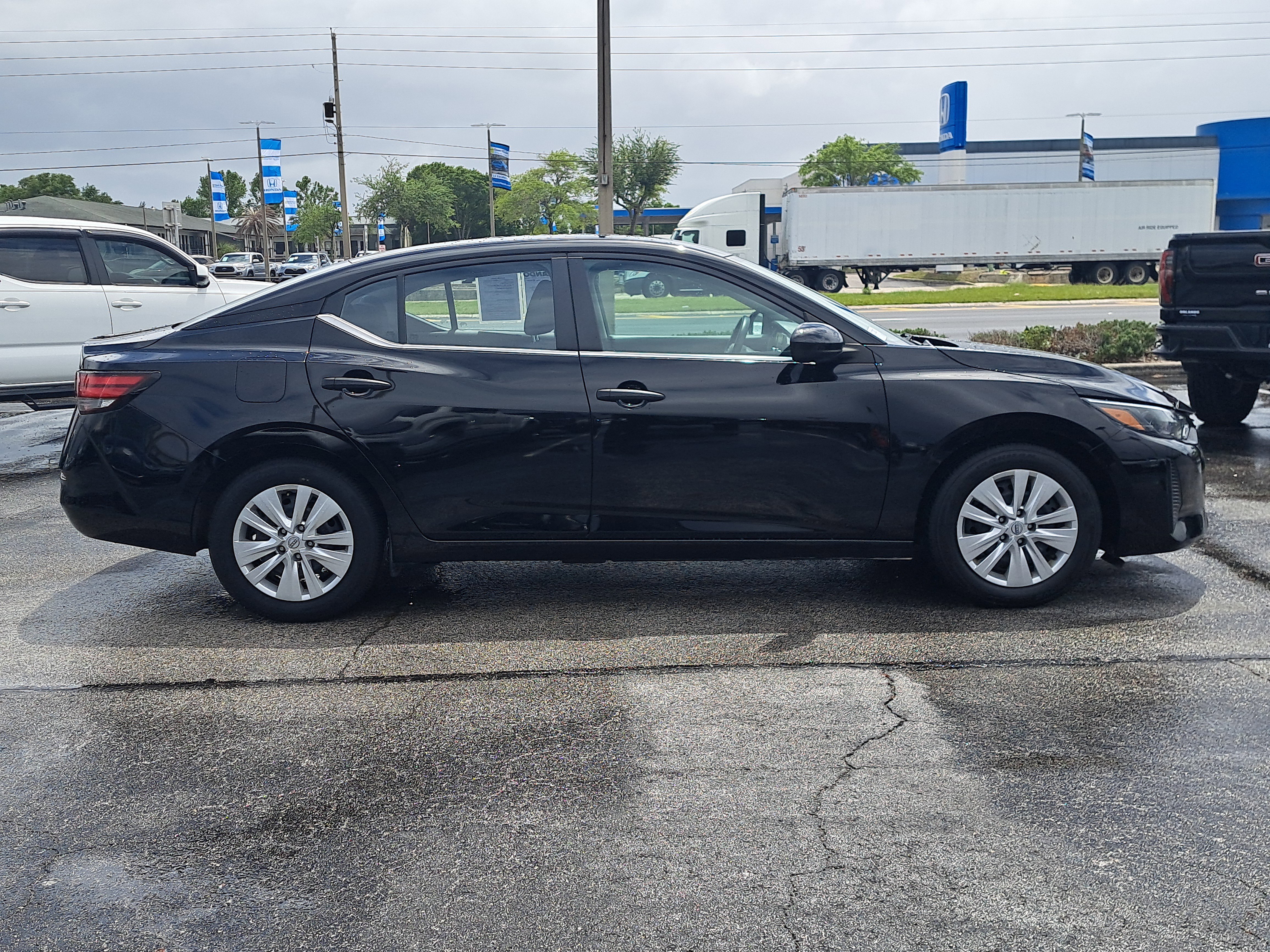 Used 2025 Nissan Sentra S image 7
