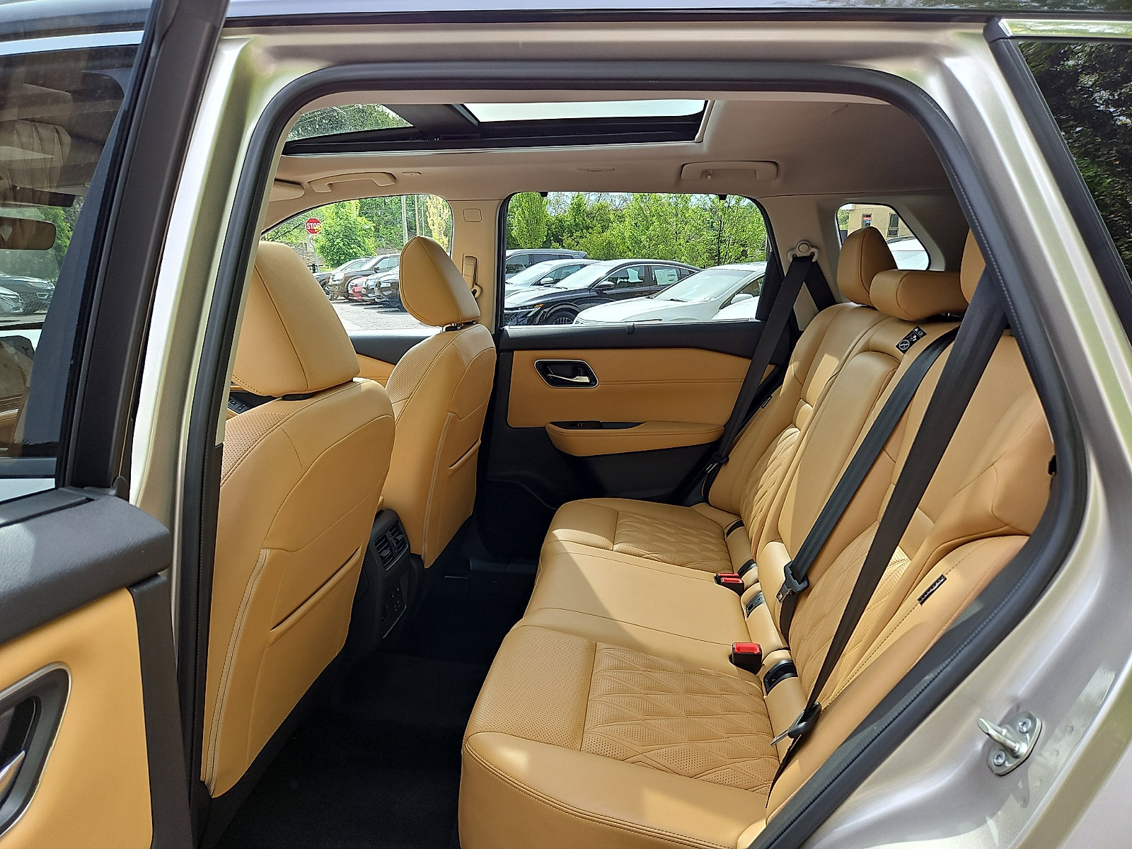 Certified 2023 Nissan Rogue Platinum w/ Platinum Premium Package AWD/4WD image 10