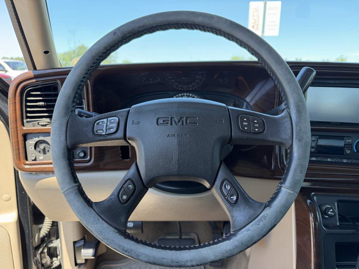 Used 2005 GMC Sierra 3500 SLT w/ Heavy-Duty Power Package AWD/4WD image 15