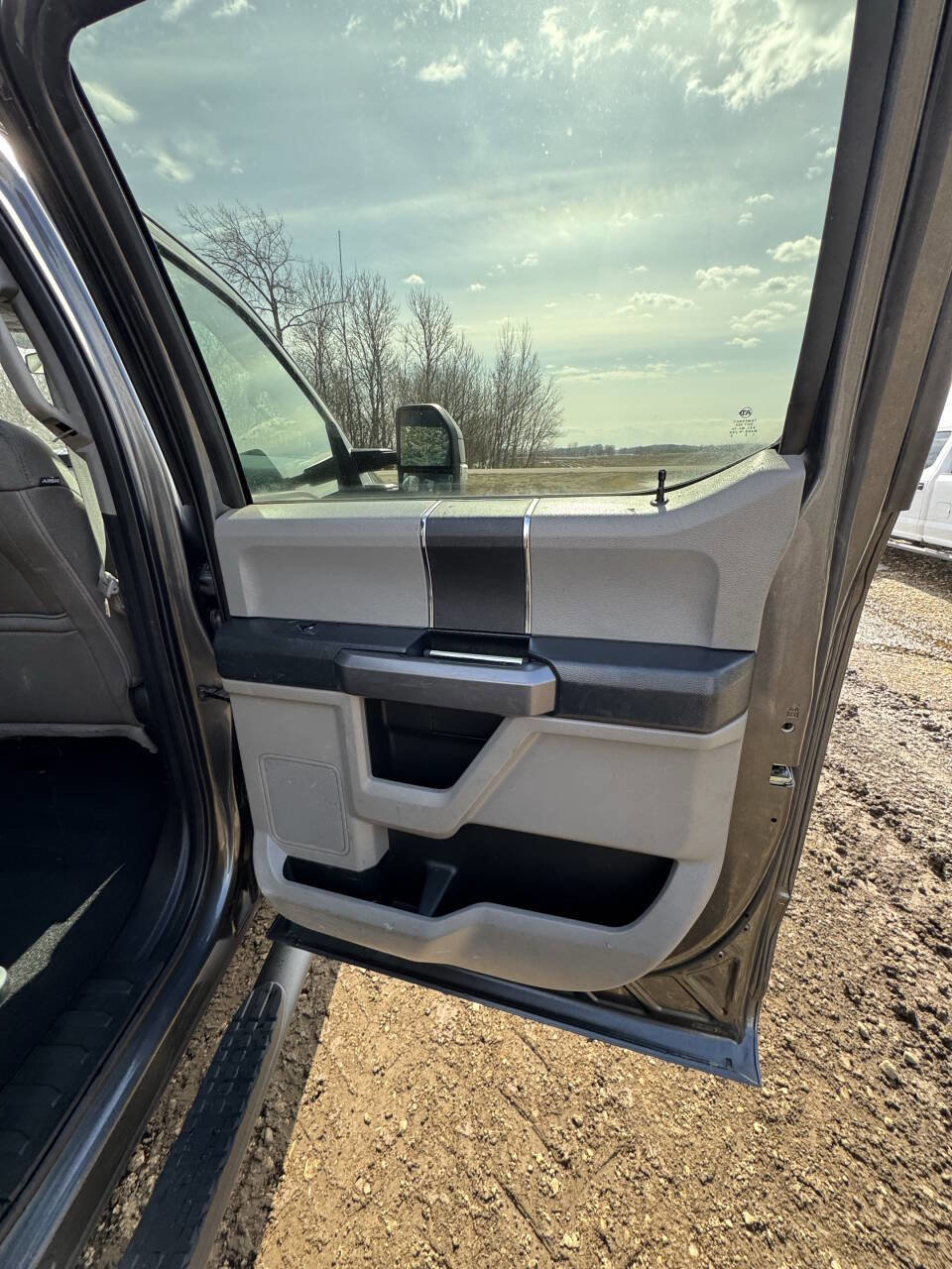 Used 2019 Ford F250 XLT w/ Camper Package image 57