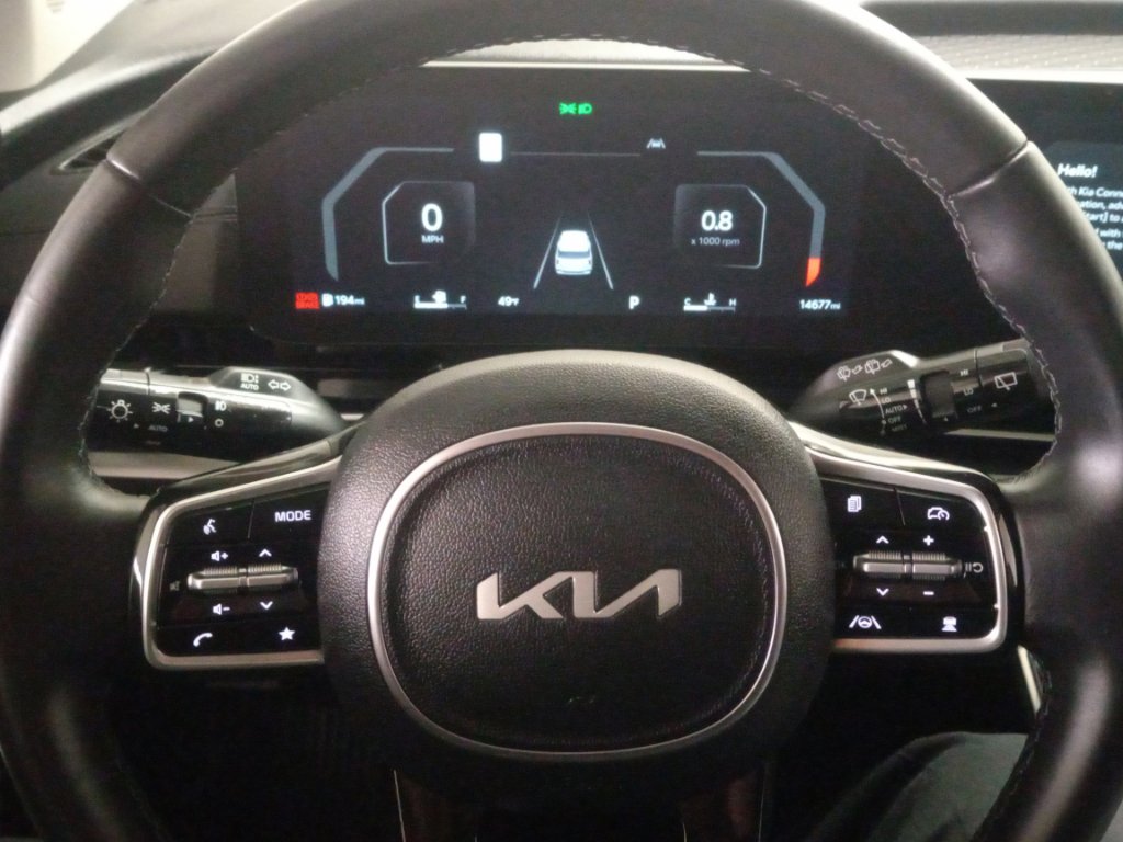 Used 2025 Kia Carnival SX image 21