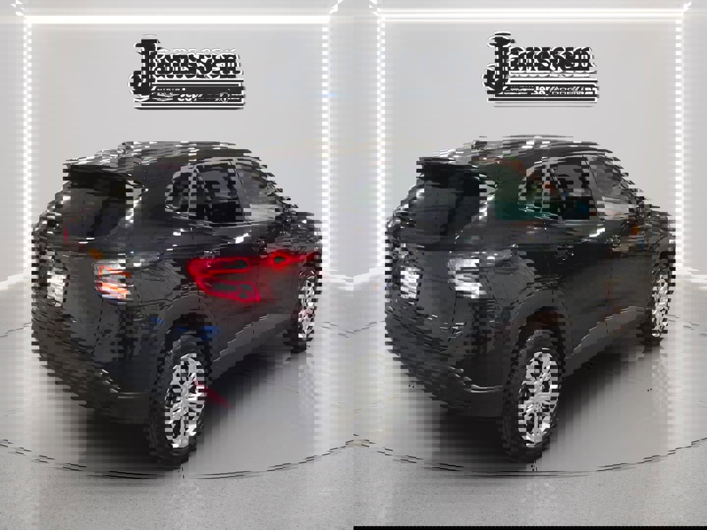 Used 2024 Chevrolet Trax LS w/ Driver Confidence Package image 4
