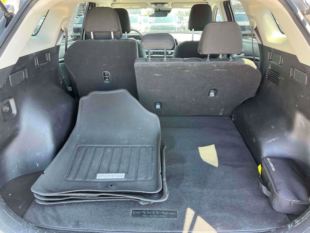 Used 2023 Kia Sportage LX FWD image 7