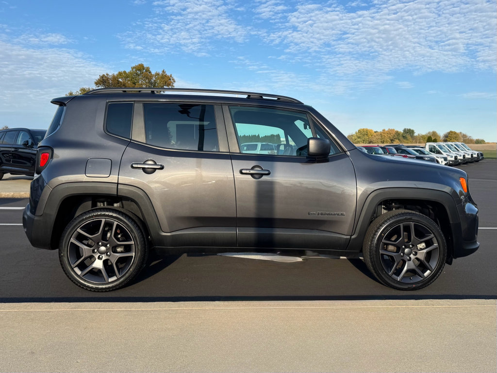 Used 2021 Jeep Renegade Latitude image 11
