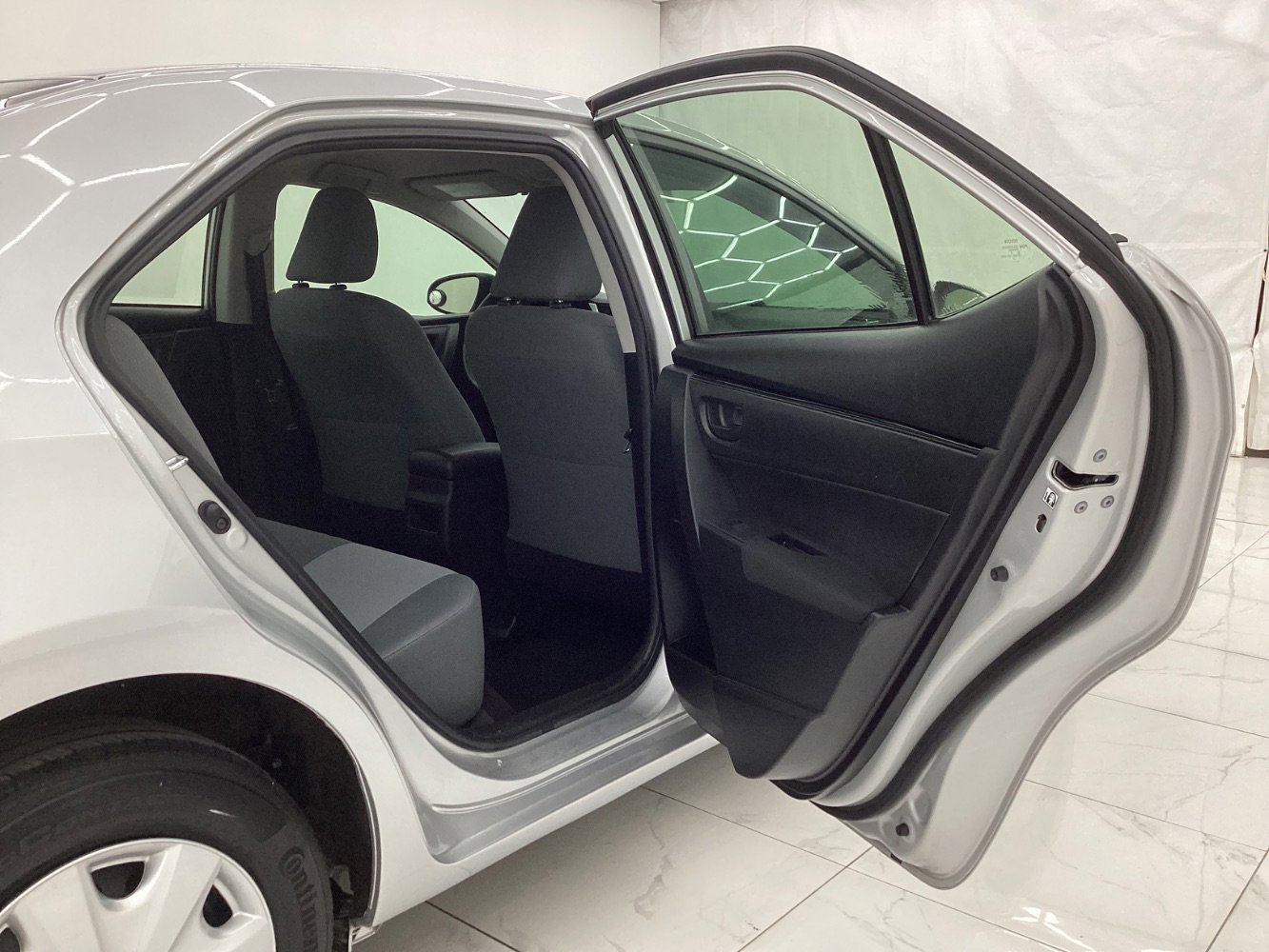 Used 2018 Toyota Corolla L FWD image 23