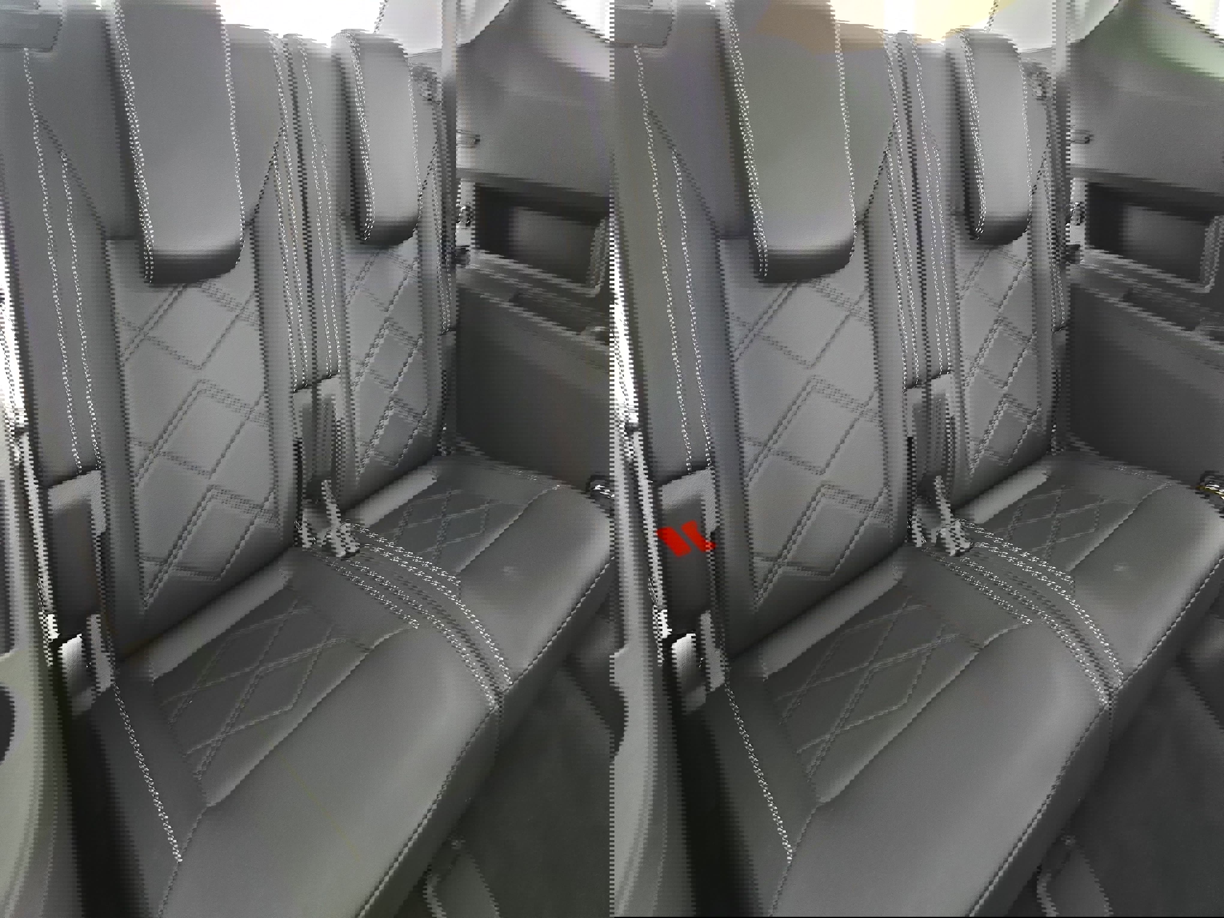 Used 2025 Volkswagen Atlas SE w/ Panoramic Sunroof Package image 12