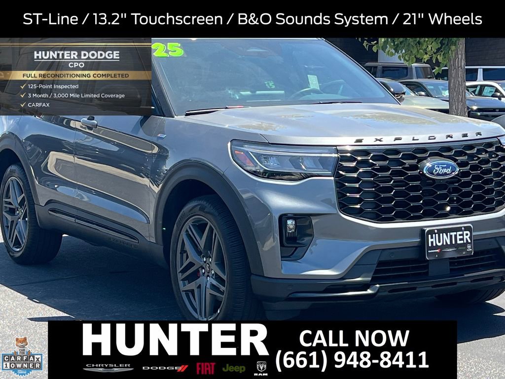 Used 2025 Ford Explorer ST-Line w/ ST-Line Street Pack AWD/4WD image 11