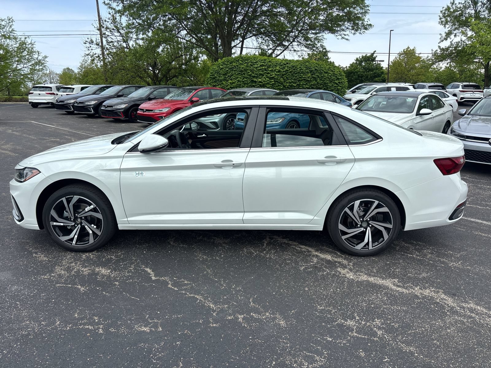 New 2026 Volkswagen Jetta SEL FWD image 8