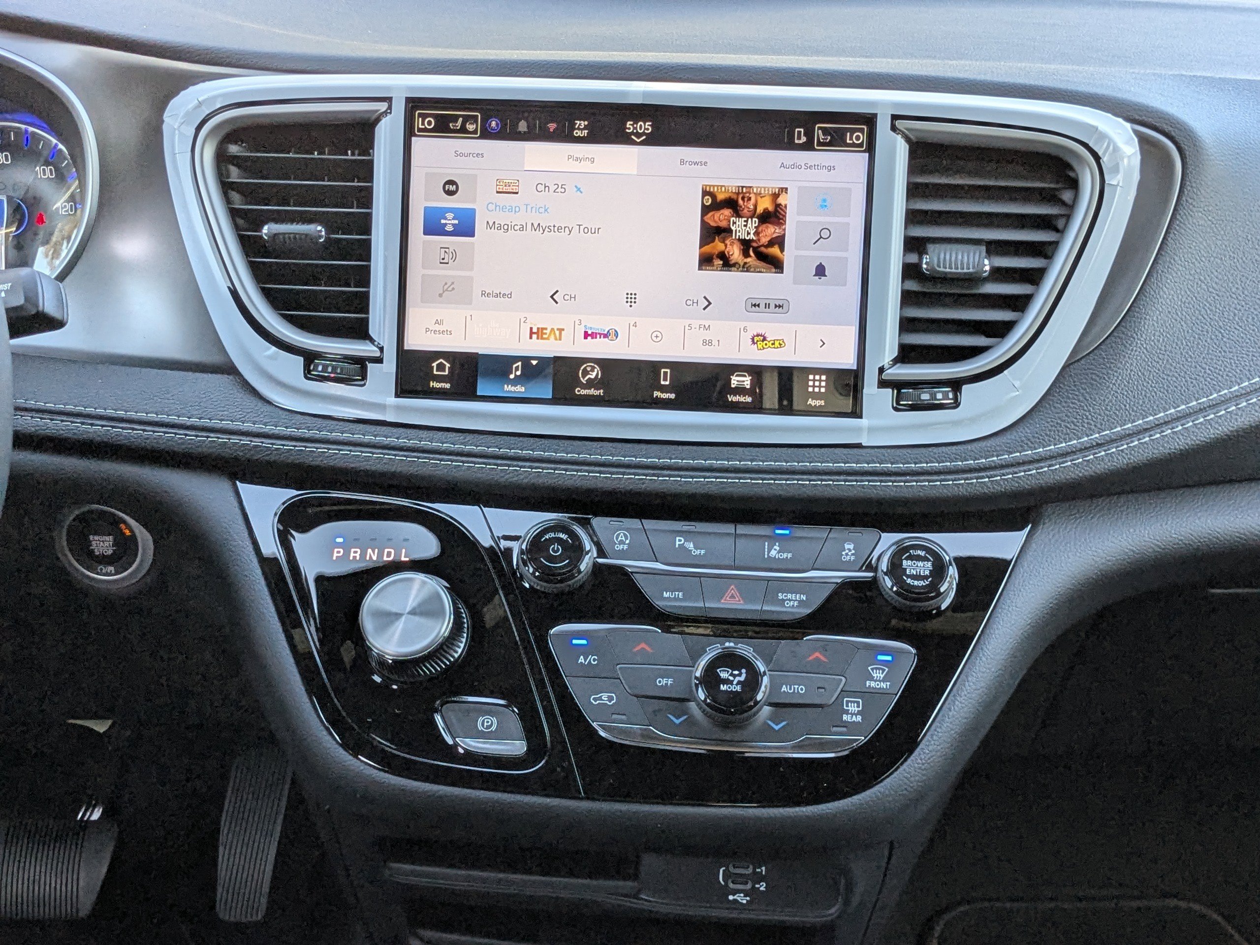 New 2026 Chrysler Pacifica Select image 17