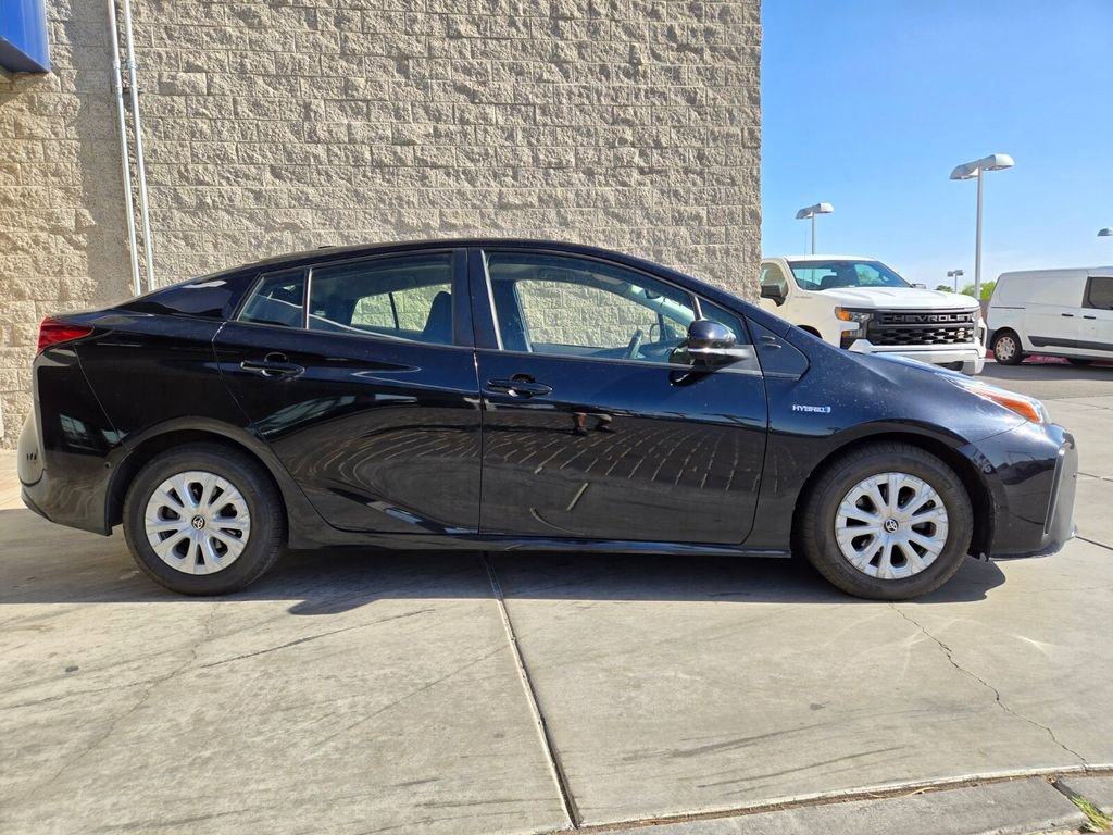 Used 2021 Toyota Prius LE FWD image 6