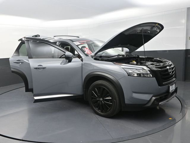 Used 2025 Nissan Pathfinder Platinum w/ Cargo Package AWD/4WD image 31