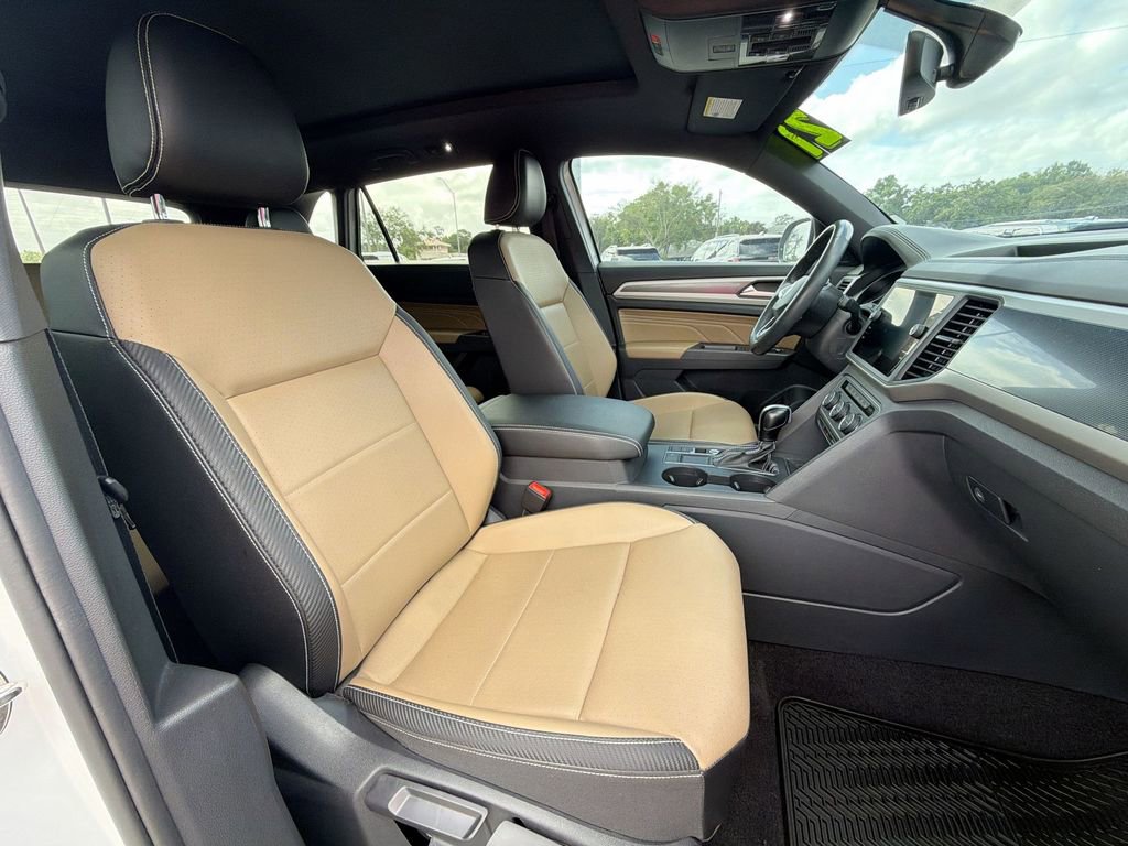 Used 2021 Volkswagen Atlas Cross Sport SE w/ Panoramic Sunroof Package FWD image 35