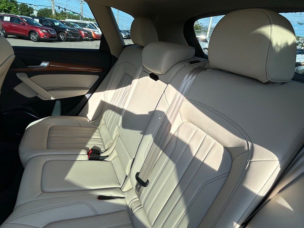 Used 2023 Audi Q5 2.0T Premium w/ Convenience Package AWD/4WD image 59