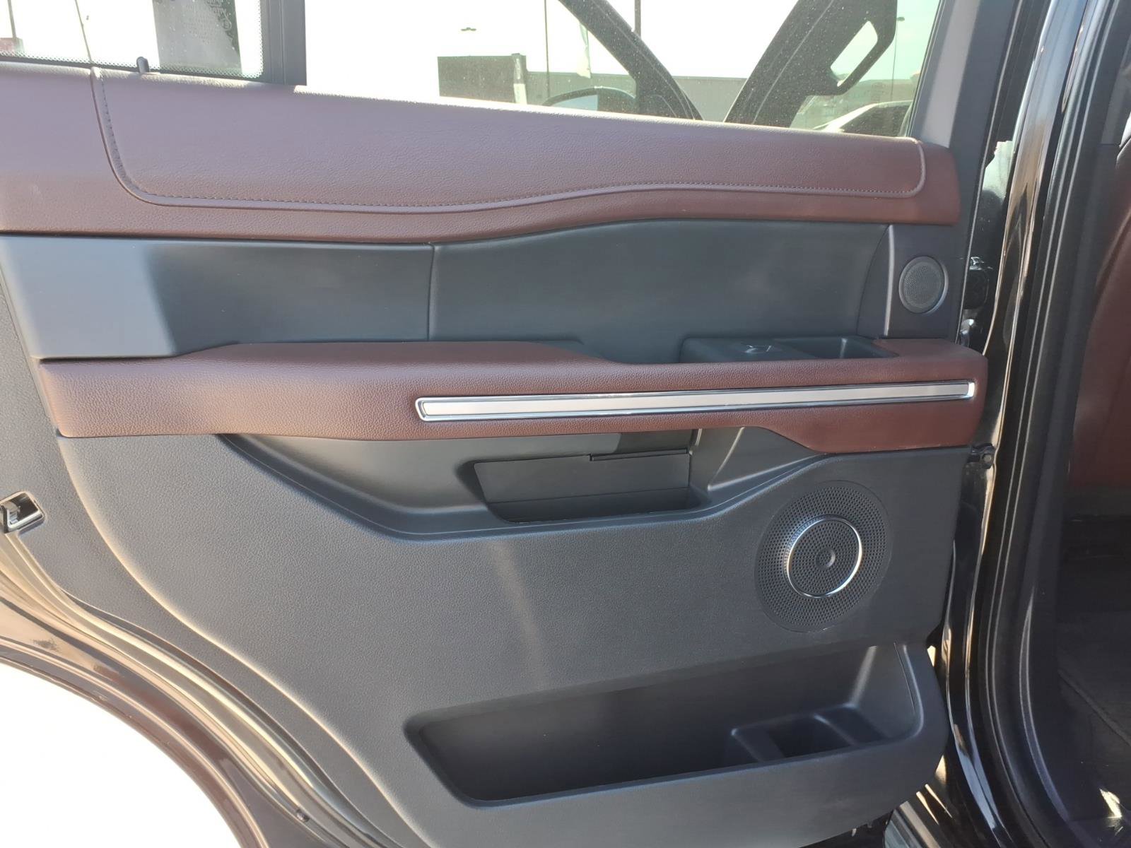 Used 2024 Ford Expedition Limited image 18