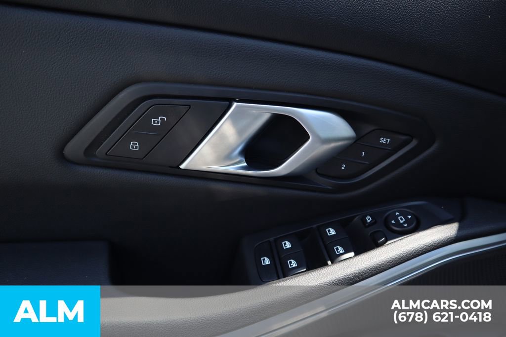 Used 2025 BMW 330i Sedan image 15