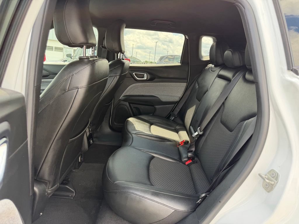 Used 2024 Jeep Compass Latitude AWD/4WD image 15