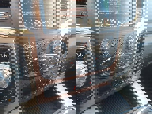 Used 2014 RAM 1500 Laramie w/ Convenience Group image 17