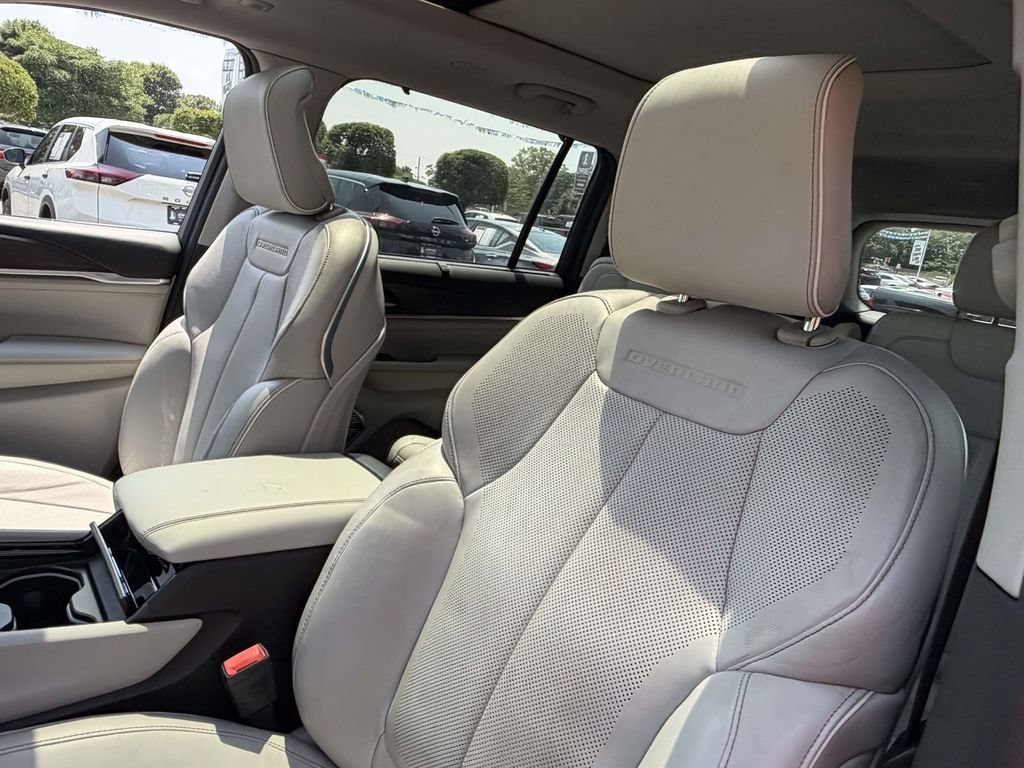 Certified 2021 Jeep Grand Cherokee L Overland w/ Luxury Tech Group IV AWD/4WD image 17