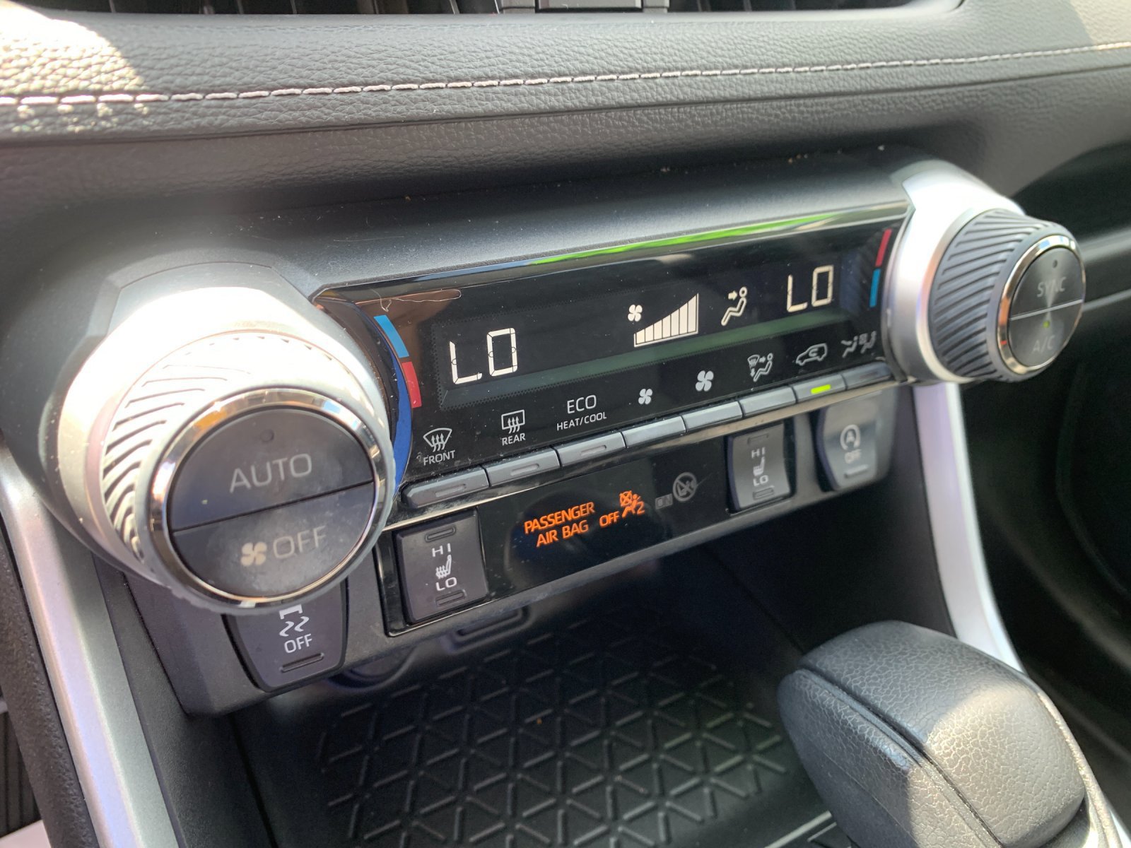 Used 2022 Toyota RAV4 XLE w/ Convenience Package AWD/4WD image 21