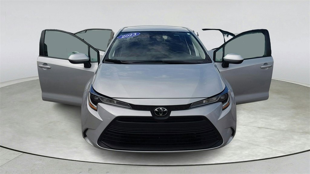 Used 2023 Toyota Corolla LE image 9