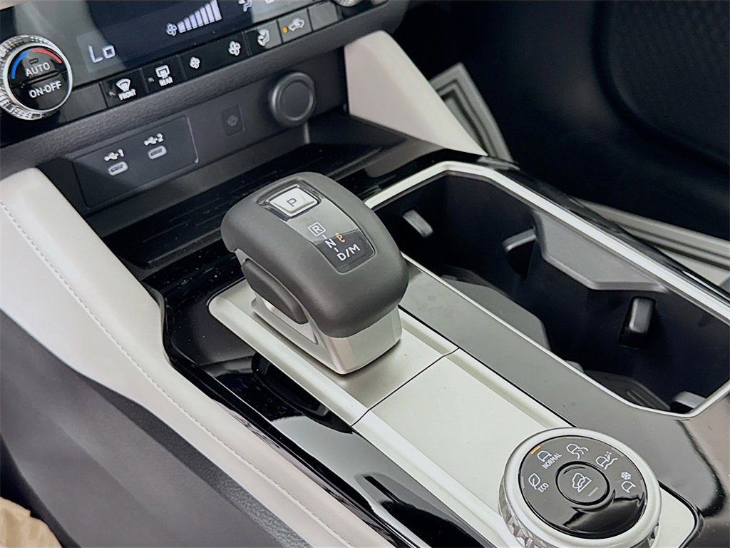New 2025 Mitsubishi Outlander SE image 17