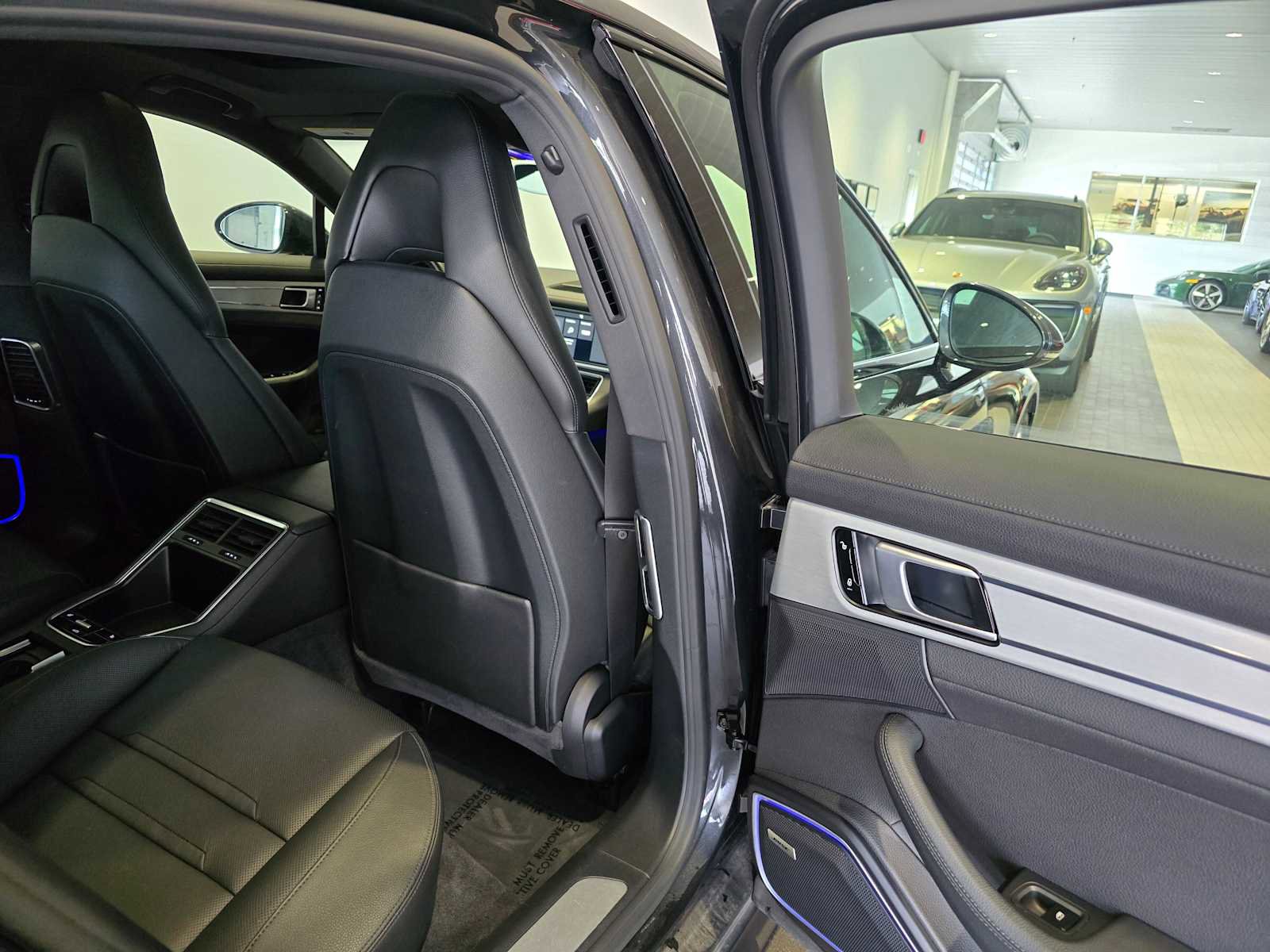 Used 2018 Porsche Panamera 4S AWD/4WD image 15