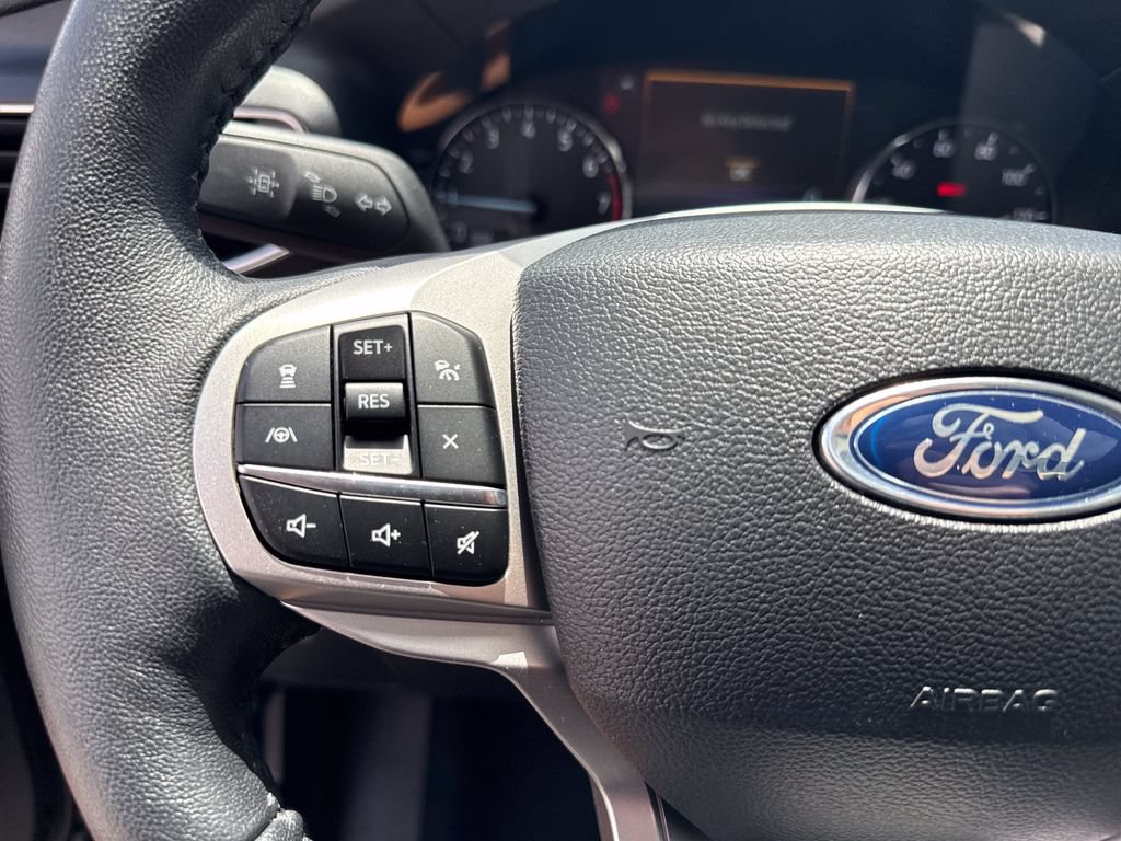 Used 2024 Ford Explorer XLT w/ Equipment Group 202A AWD/4WD image 26