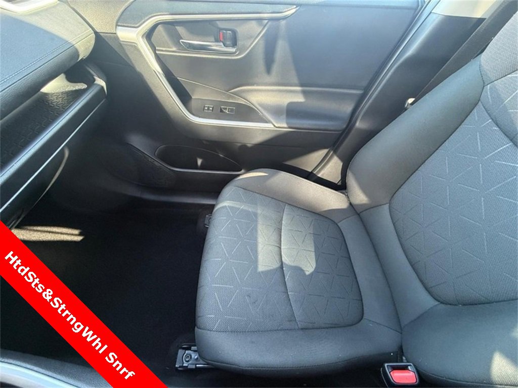 Used 2022 Toyota RAV4 XLE w/ Convenience Package image 24