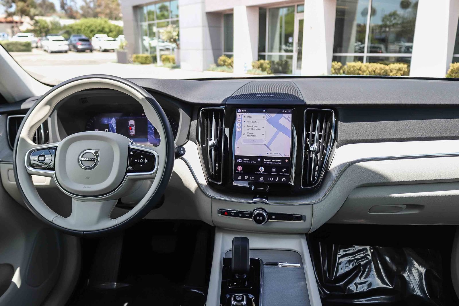 Used 2023 Volvo XC60 B5 Plus w/ Climate Package FWD image 14
