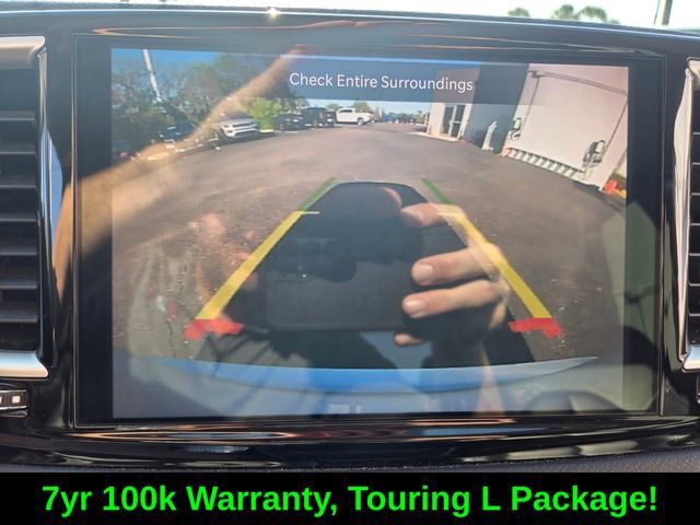 Certified 2024 Chrysler Pacifica Touring-L FWD image 25